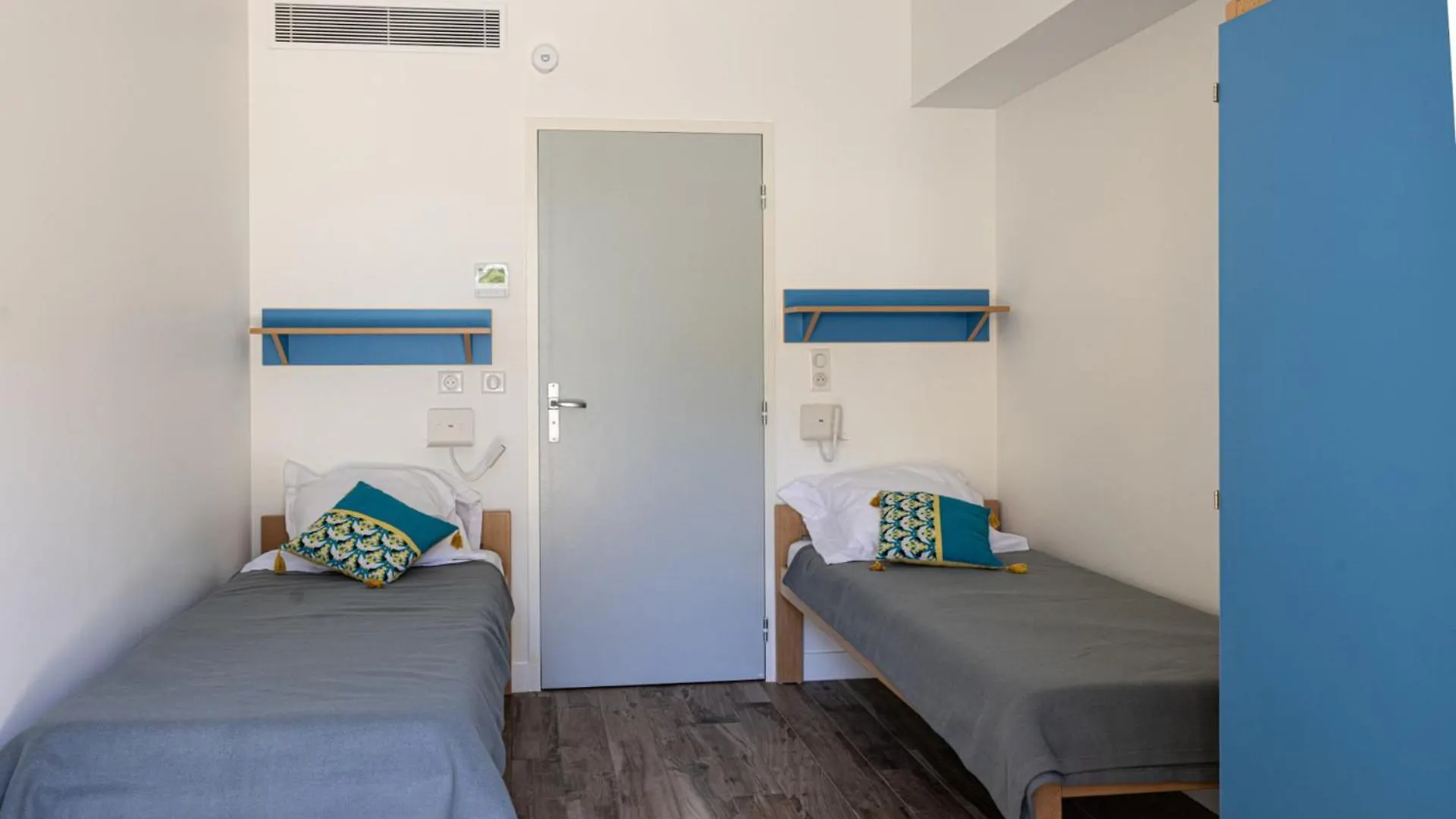 Caravelle 60 Hostel Antibes
