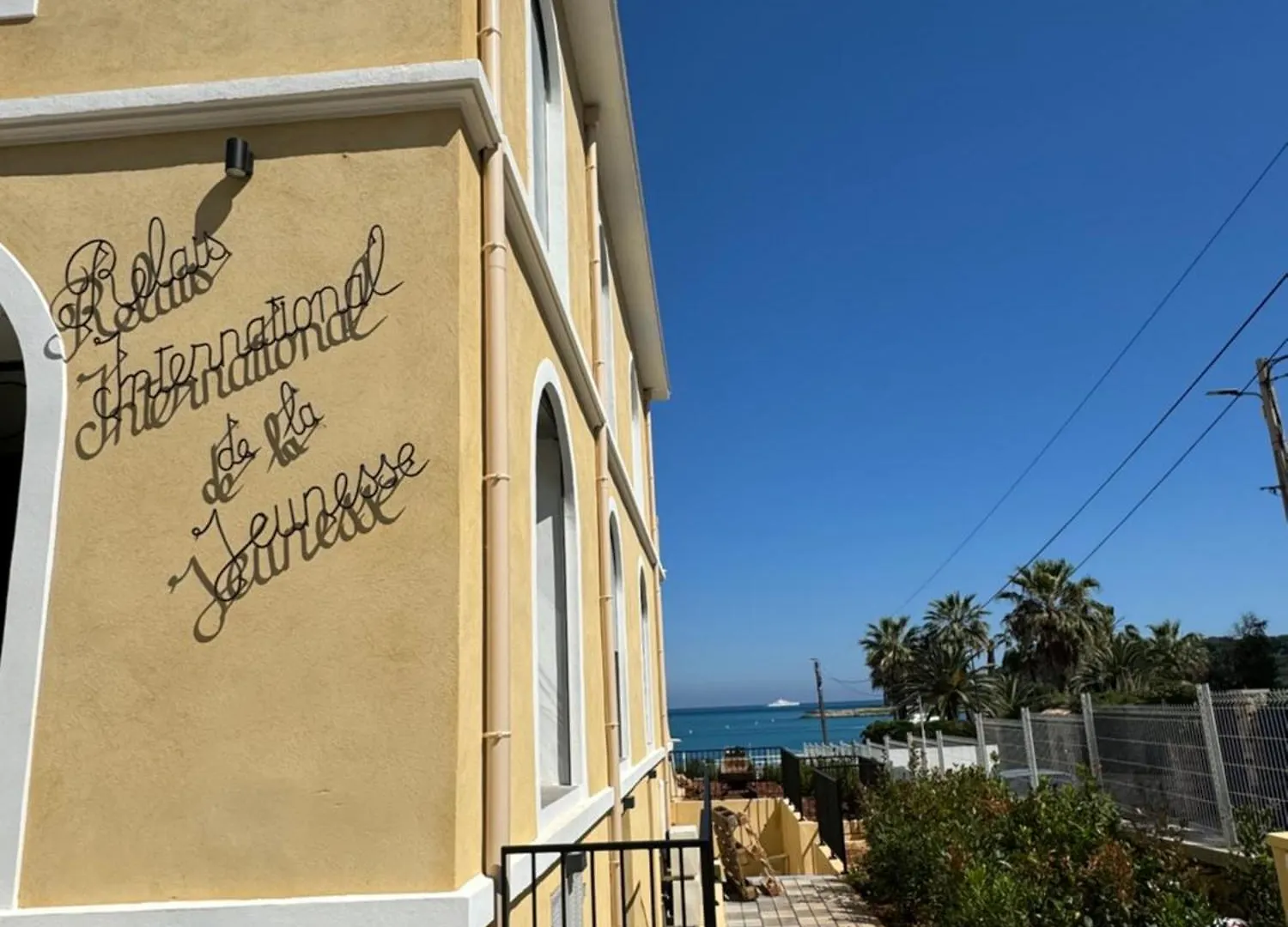 Caravelle 60 Hostel Antibes France